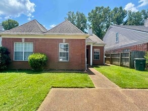 Building Photo - 1217 Brady Hollow Ln