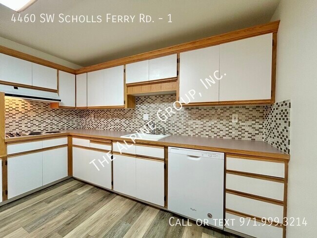 Building Photo - 4460 SW Scholls Ferry Rd