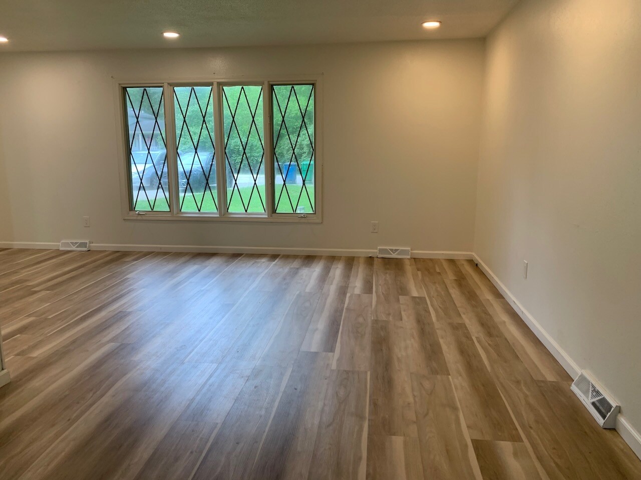 Building Photo - 5141 Inland Dr