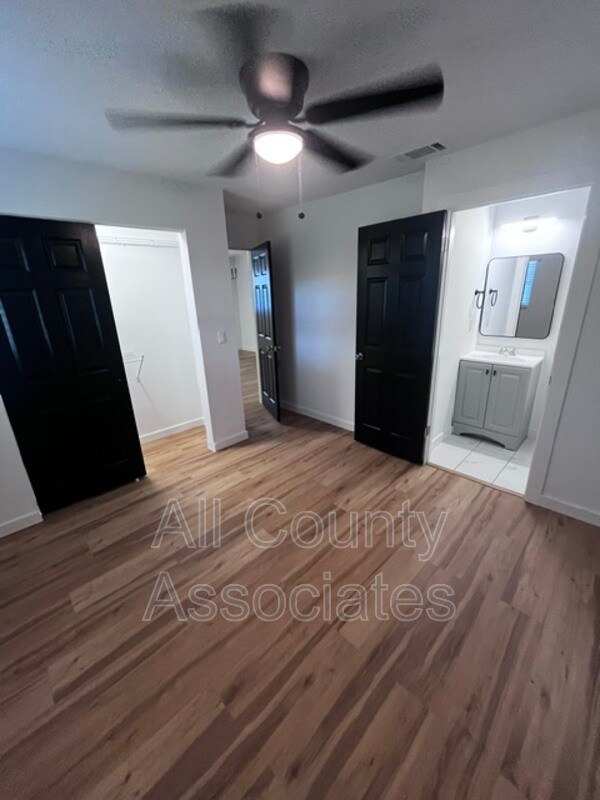 Building Photo - 2267 Norman Dr