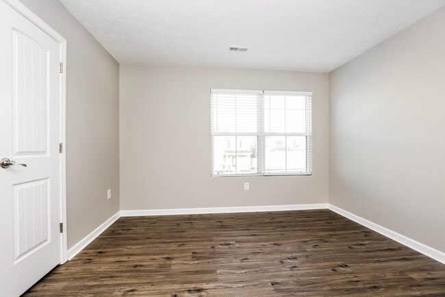 Building Photo - 1716 Sunray Dr