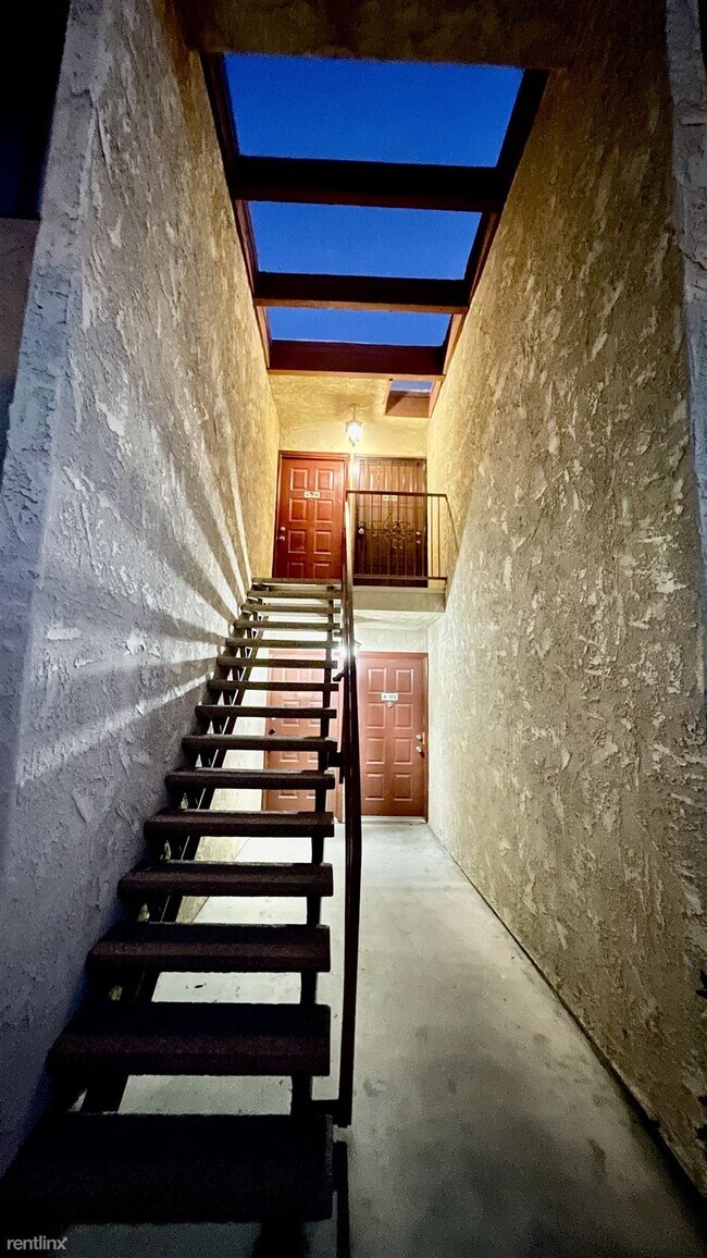 Building Photo - 1 br, 1 bath Condo - 81840 Avenue Del Mar ...