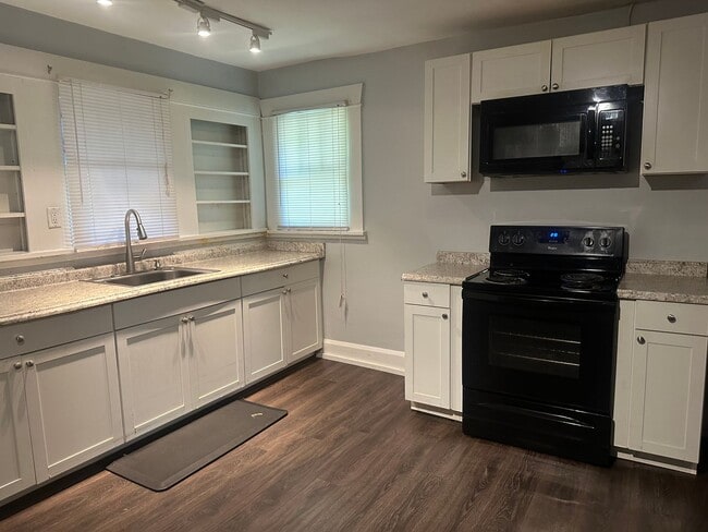 Building Photo - Home for Rent in East Lake Area **ACCEPTS ...