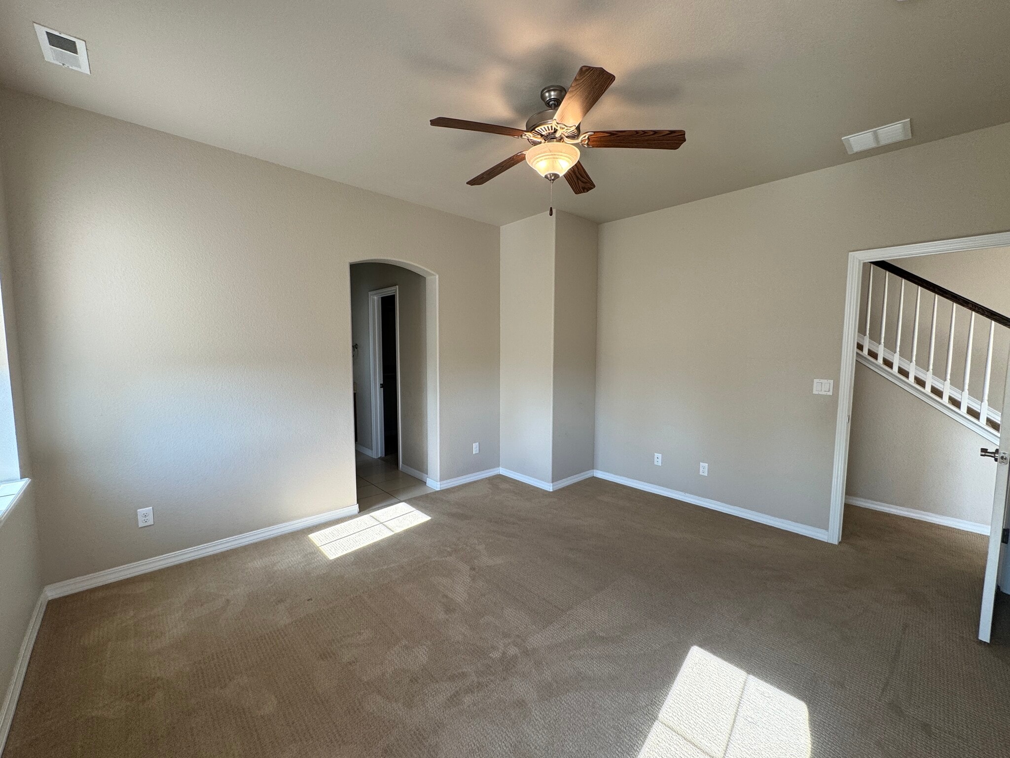 Building Photo - 475 Eclipse Dr