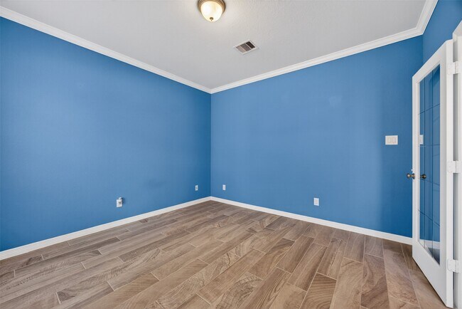 Building Photo - 11022 Honeysuckle Haven Dr