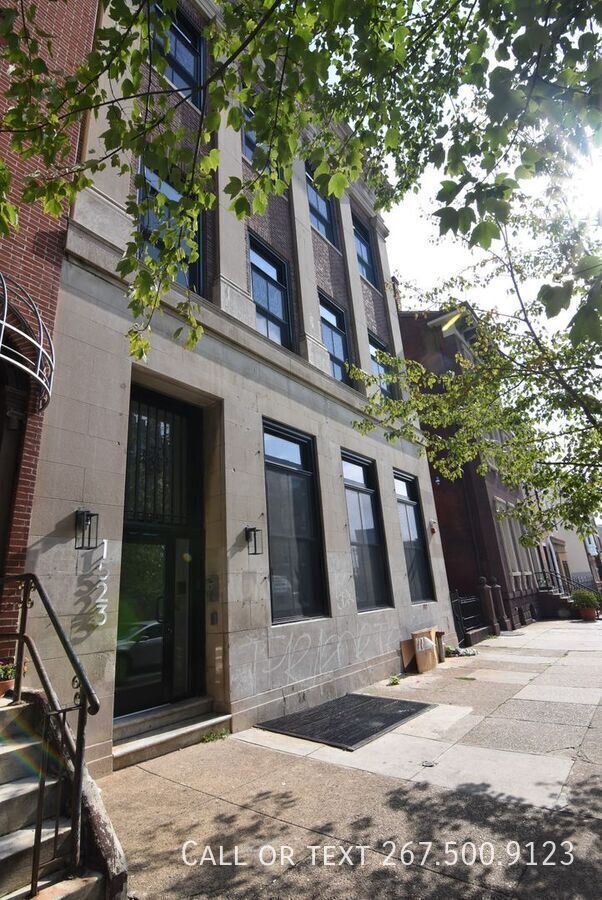 Building Photo - 1523 W Girard Ave