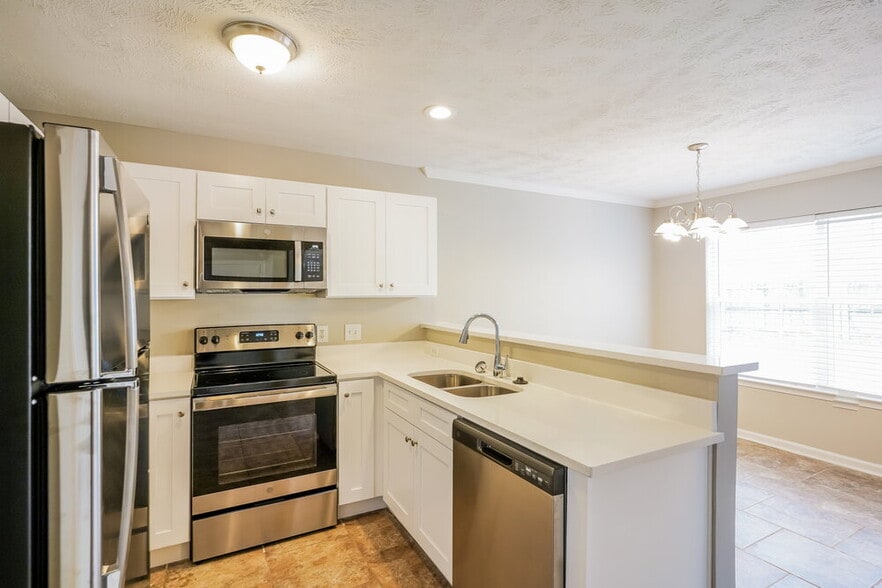 Building Photo - 654 Mable Dr