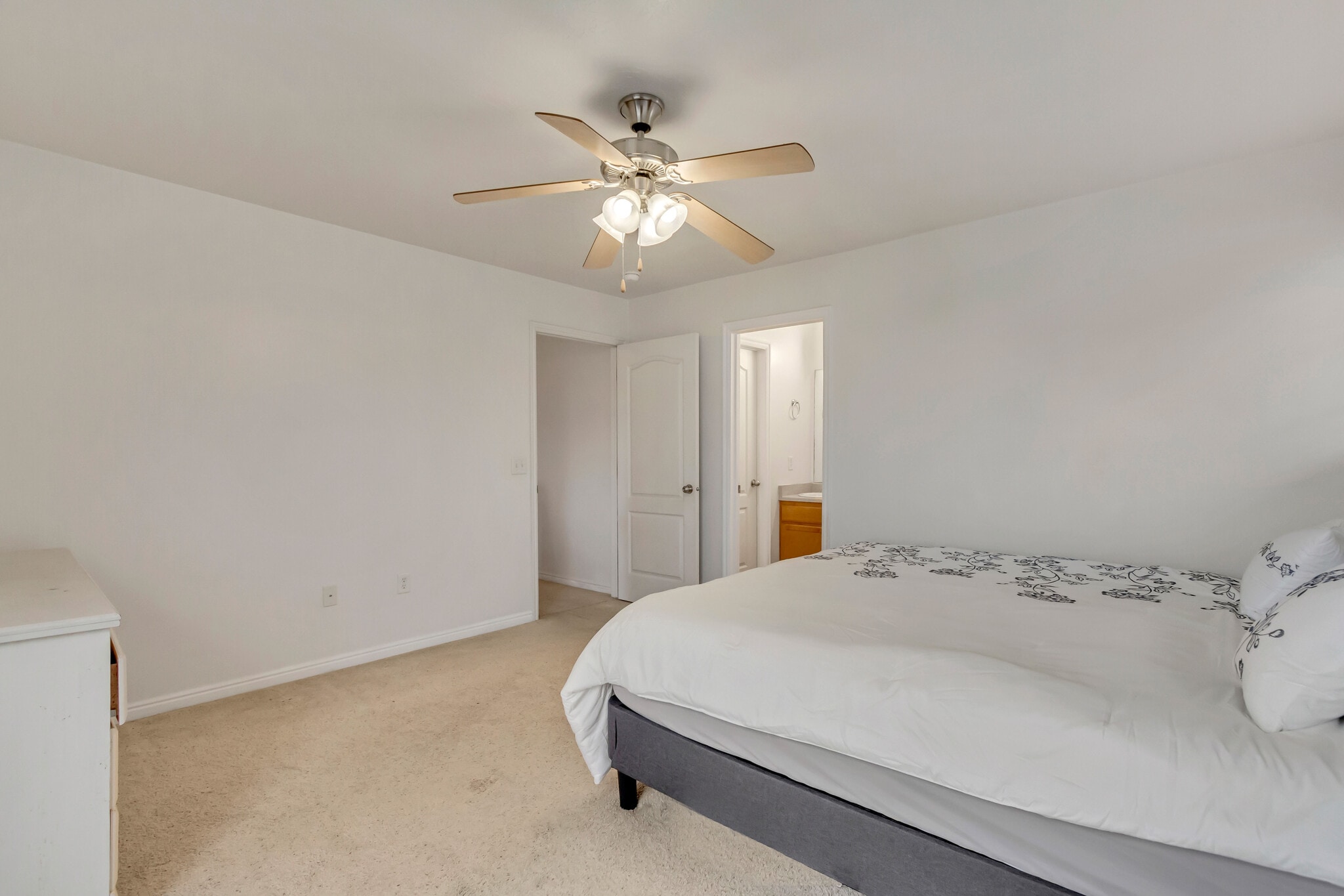 Building Photo - 7611 S Yellowwood Ln