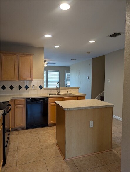 Building Photo - 8820 Wagon Trail