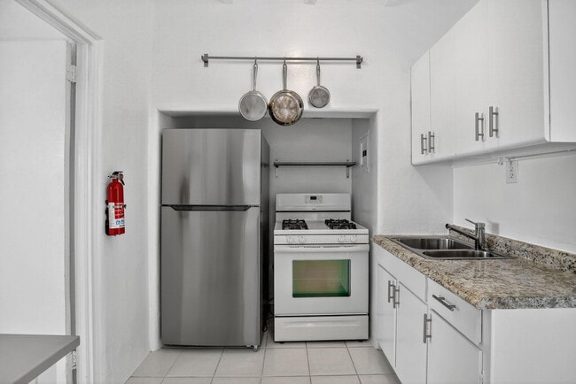 Building Photo - 501 SW 5th St