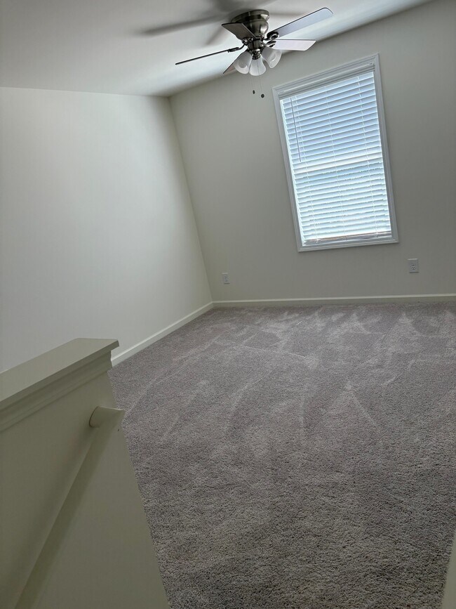 Building Photo - 305 Shannon Ct