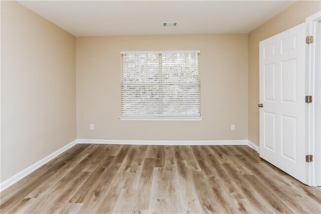 Building Photo - 5150 Rock Pl Dr SW