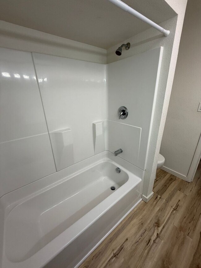 Building Photo - Sweet Home 3234