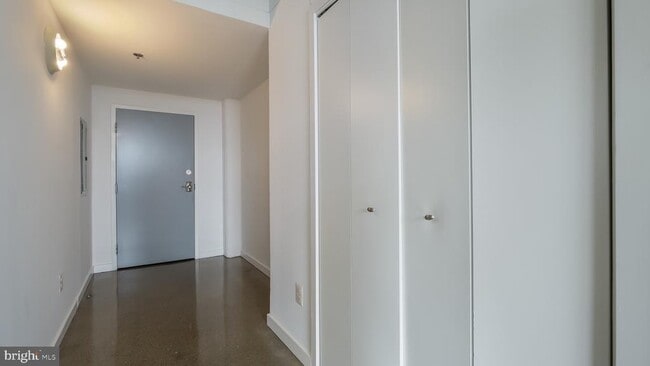 Building Photo - 444 N 4th St