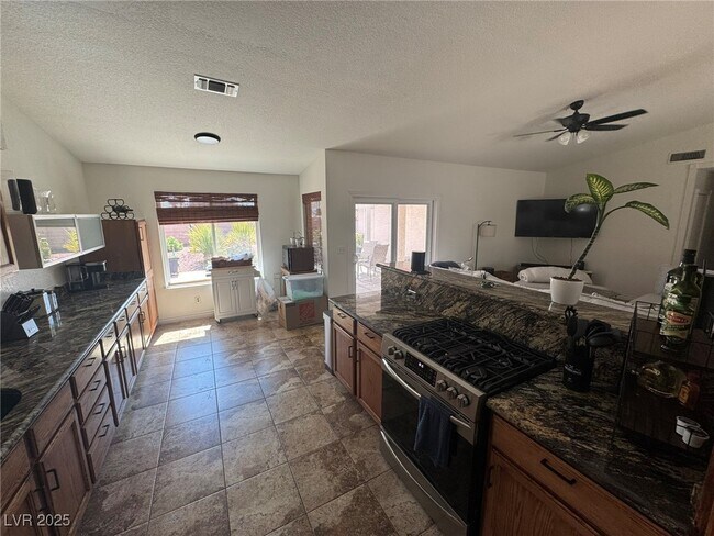 Building Photo - 7980 Rye Canyon Dr
