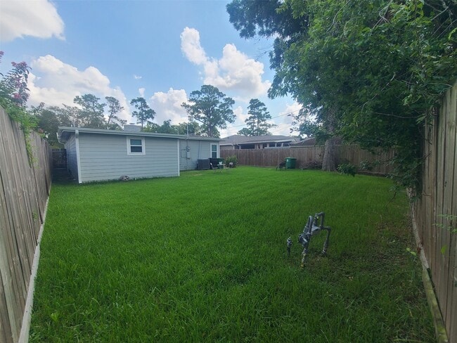 Building Photo - 3834 Rosedale St