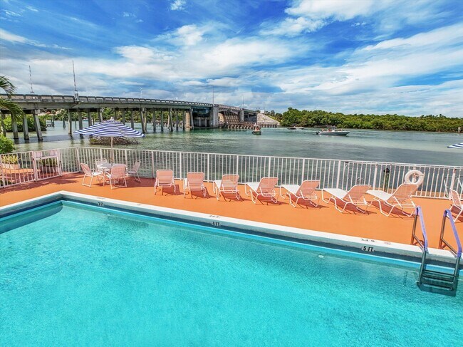 Building Photo - 225 S Beach Rd