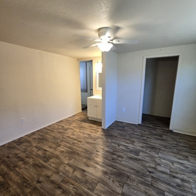 Building Photo - Cozy 1 BR, 1 Bath Casita