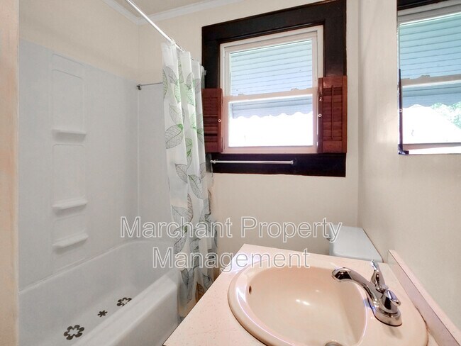 Building Photo - 311 Mc Dowell St