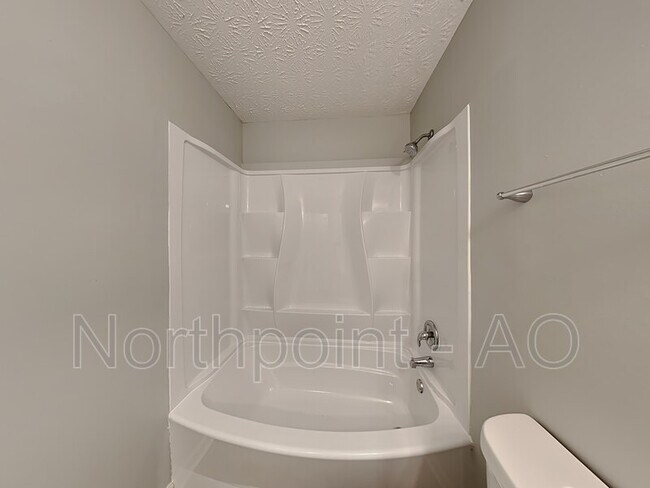 Building Photo - 421 Trinity Tr