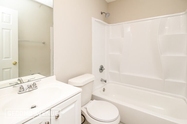 Building Photo - 1710 Riverchase Cir NE