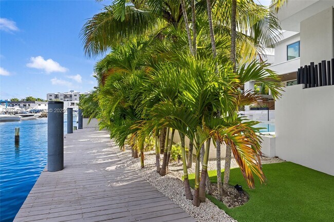 Building Photo - 773 NE 77th Terrace