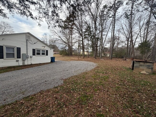 Building Photo - Charming Updated Home Minutes from Downtown Kannapolis