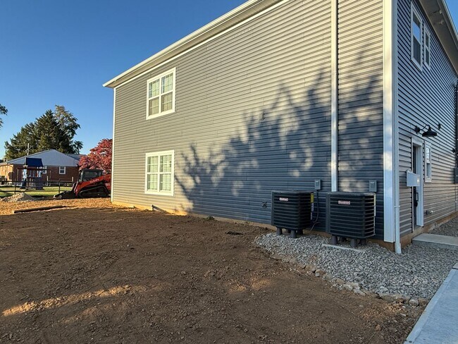 Building Photo - 2232 S 11th St