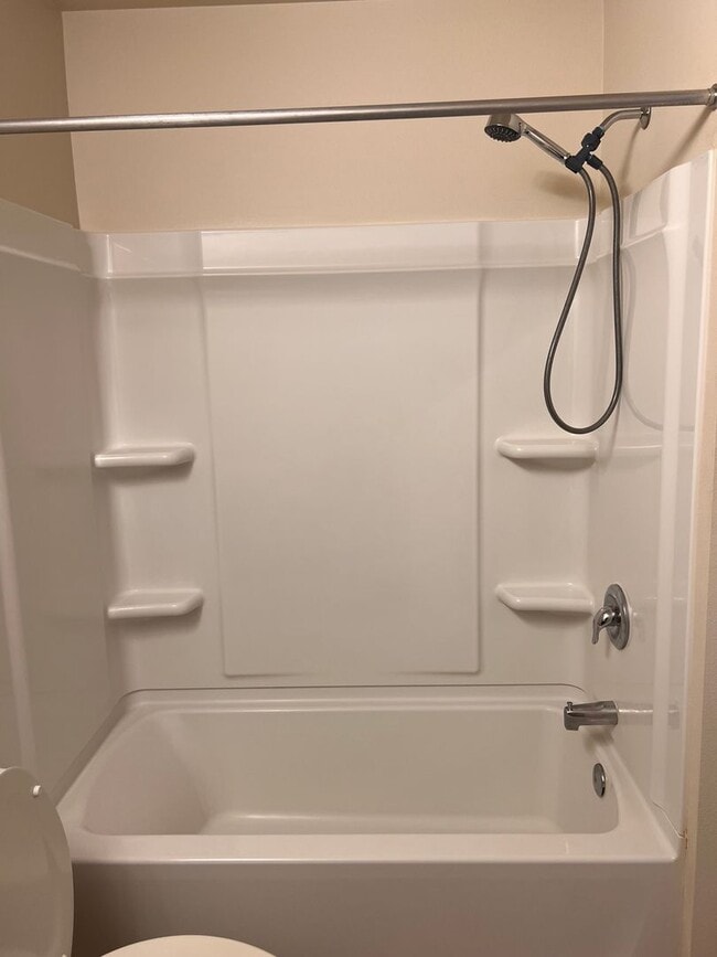 Building Photo - 174 Willow View Circle