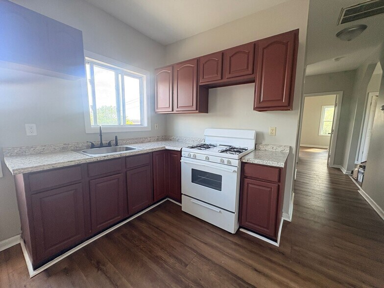 Primary Photo - 47 Spring St