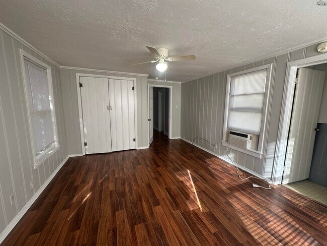 Building Photo - 1723 1/2 McGregor Ave