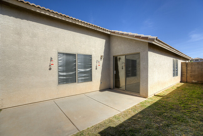 Building Photo - 3Bed/2Bath House at Greenway/Litchfield! J...