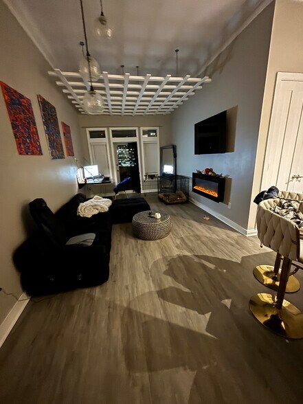 Building Photo - 3334 Peachtree Rd NE