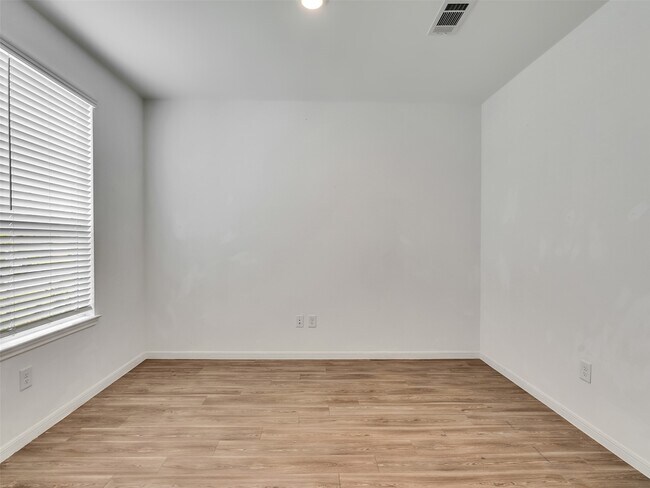 Building Photo - 23415 Simmental Rd