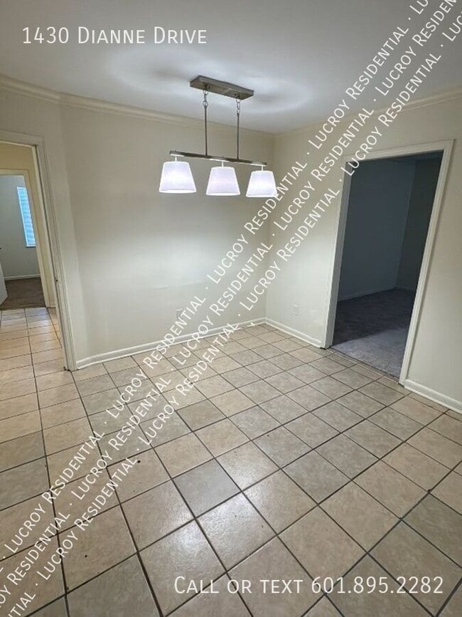 Building Photo - 1430 Dianne Dr