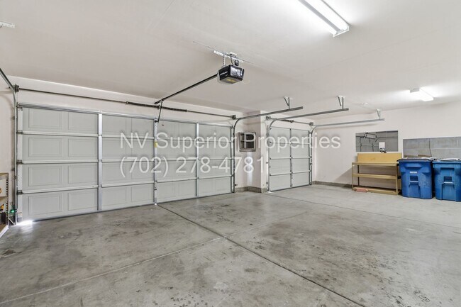 Building Photo - NW!! Single Story!!! 3 Car Garage!!  2 Masters!!! Low Maintenance desert landscape front yard!!  ...