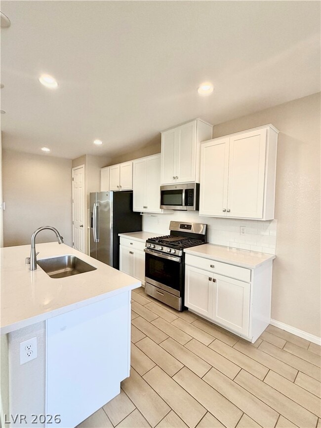 Building Photo - 666 Cottonwood Hl Pl