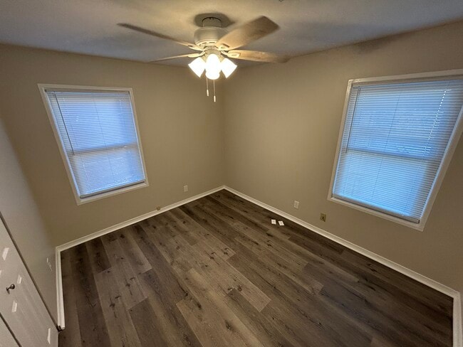 Building Photo - Cranston