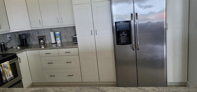 Building Photo - 3800 Galt Ocean Dr