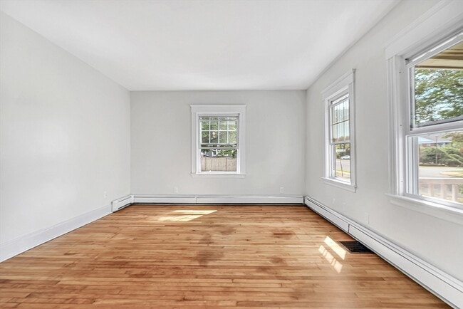 Building Photo - 726 Highland Ave
