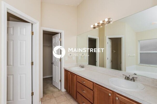 Building Photo - 3 Bedroom Pet-Friendly Home in MELBOURNE, FL with Main Street Renewal