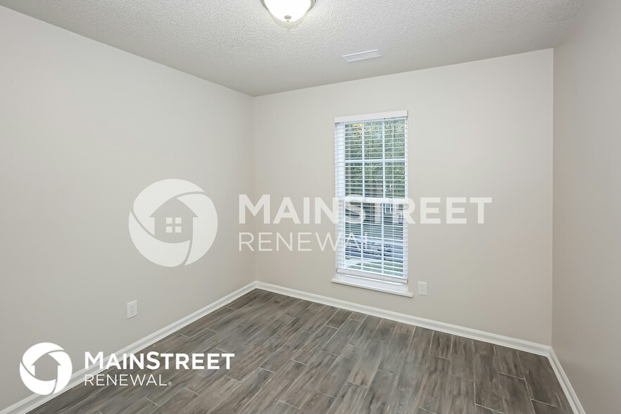 Building Photo - 3330 Crescent Knoll Dr