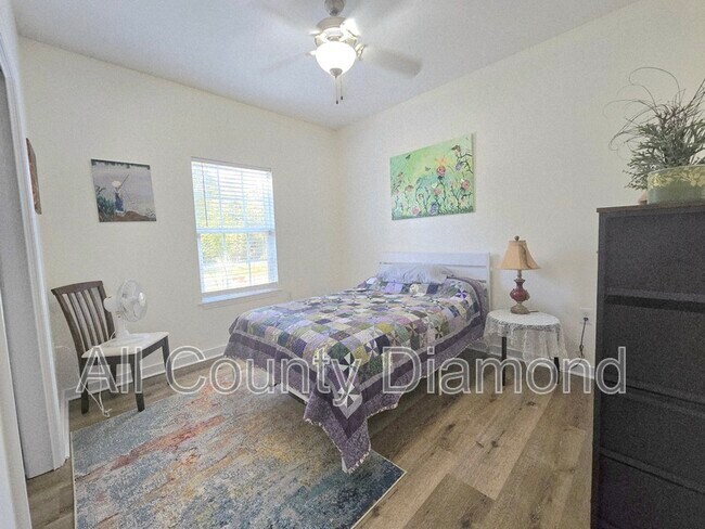 Building Photo - 13805 Flamingo Ave