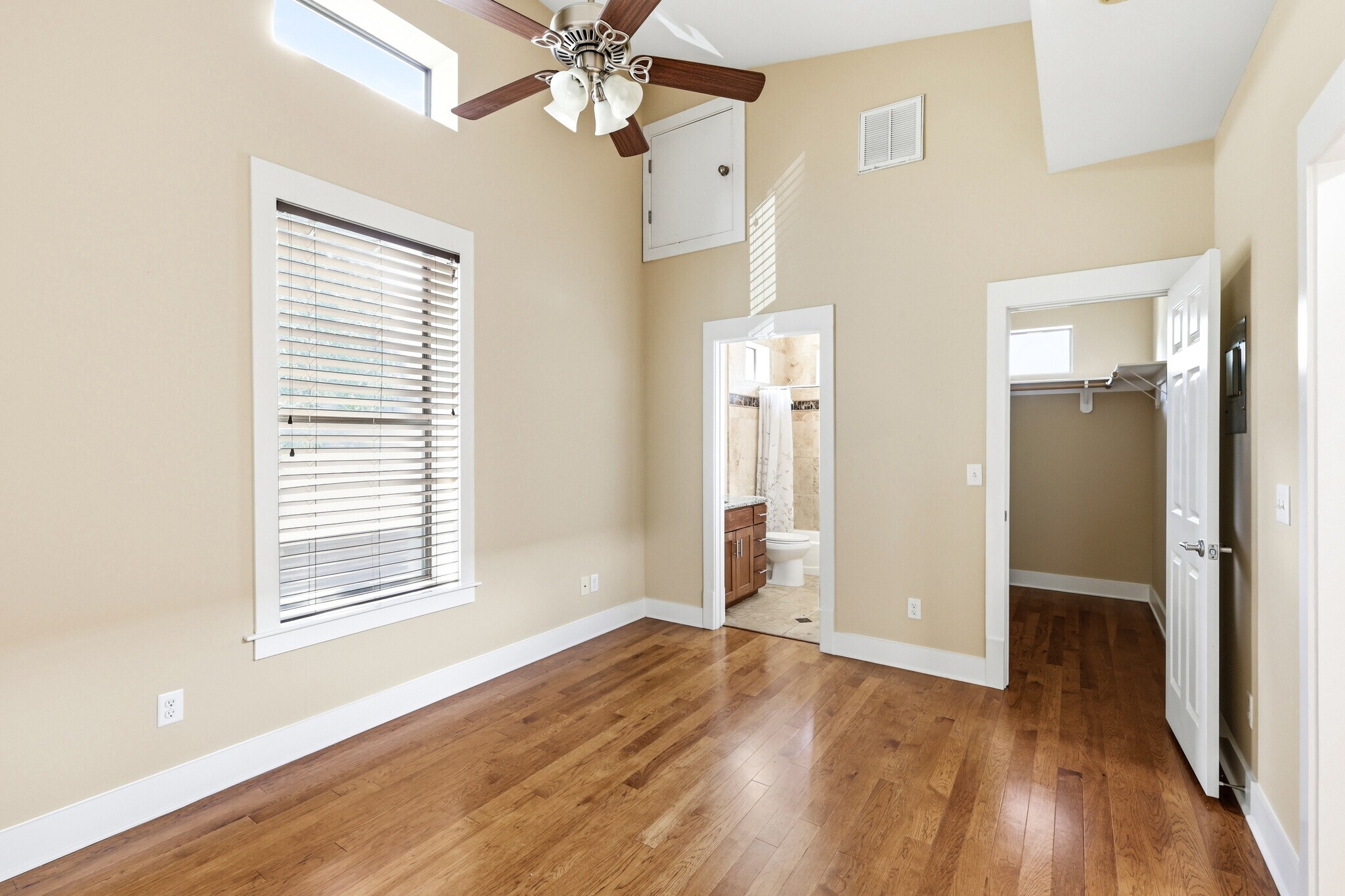 Primary Bedroom + Bathroom - 1415 W 51st St