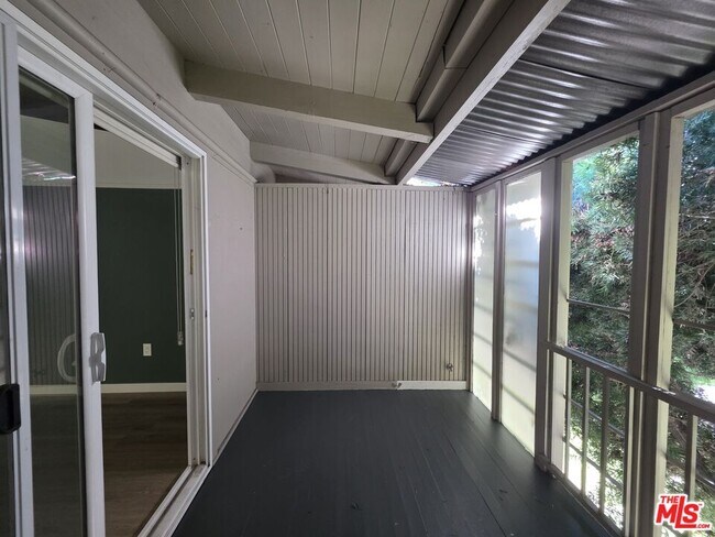 Building Photo - 11021 Missouri Ave