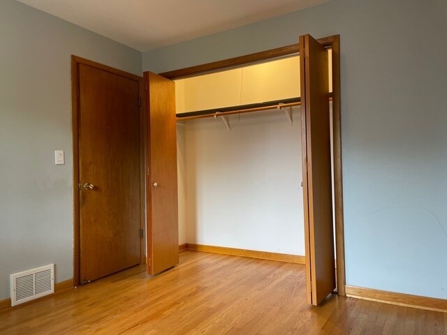 Building Photo - 720 N Broadway Ave