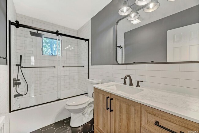 Building Photo - 772 Sylvan Ave