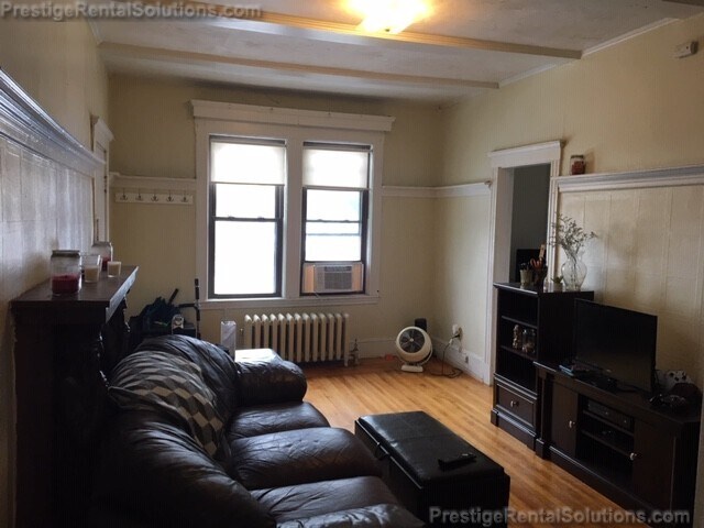 Building Photo - 45 Gordon St