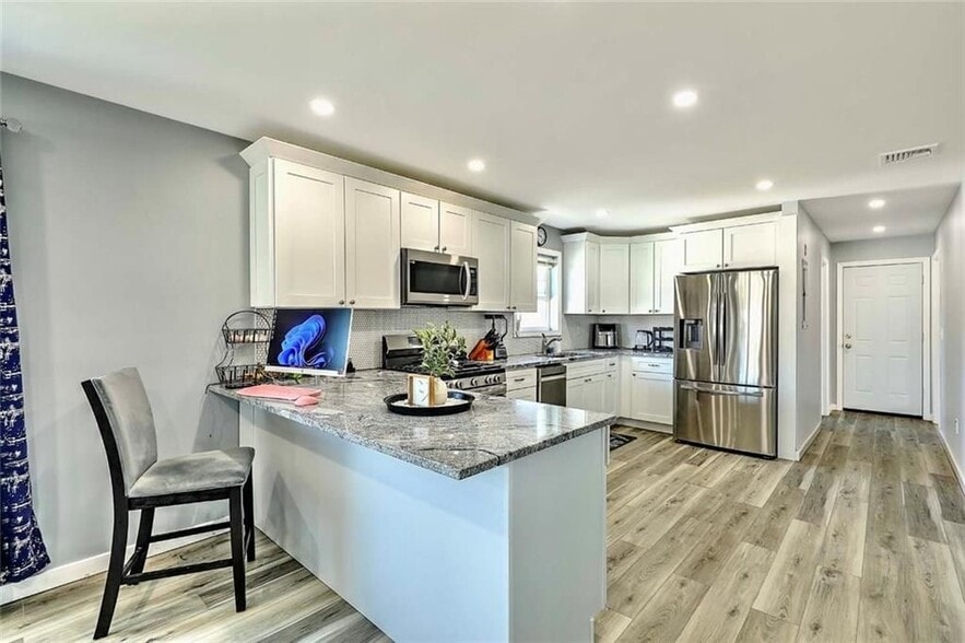 Building Photo - 119 Bowdoin St