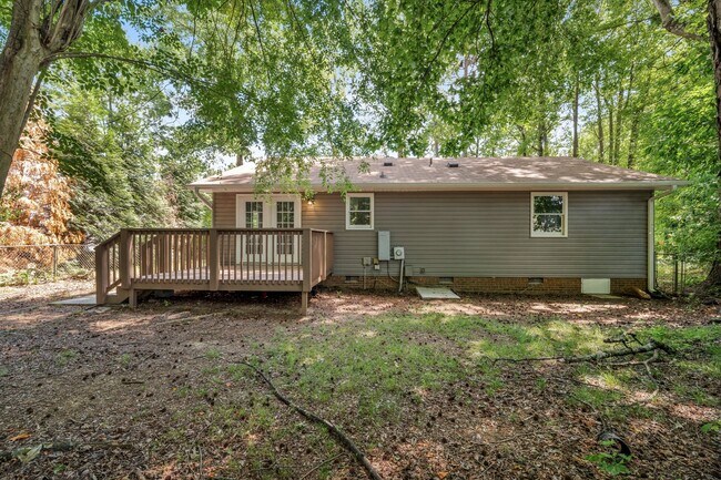 Building Photo - Great Location off of South Holden Road. 3 Bedroom 2 Bathroom Home.